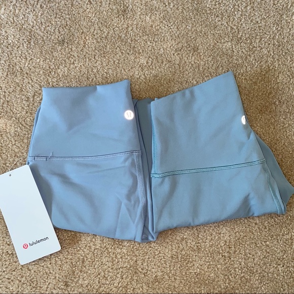 Lululemon Align & Wunder Train Chambray Comparison - Picture 5 of 6